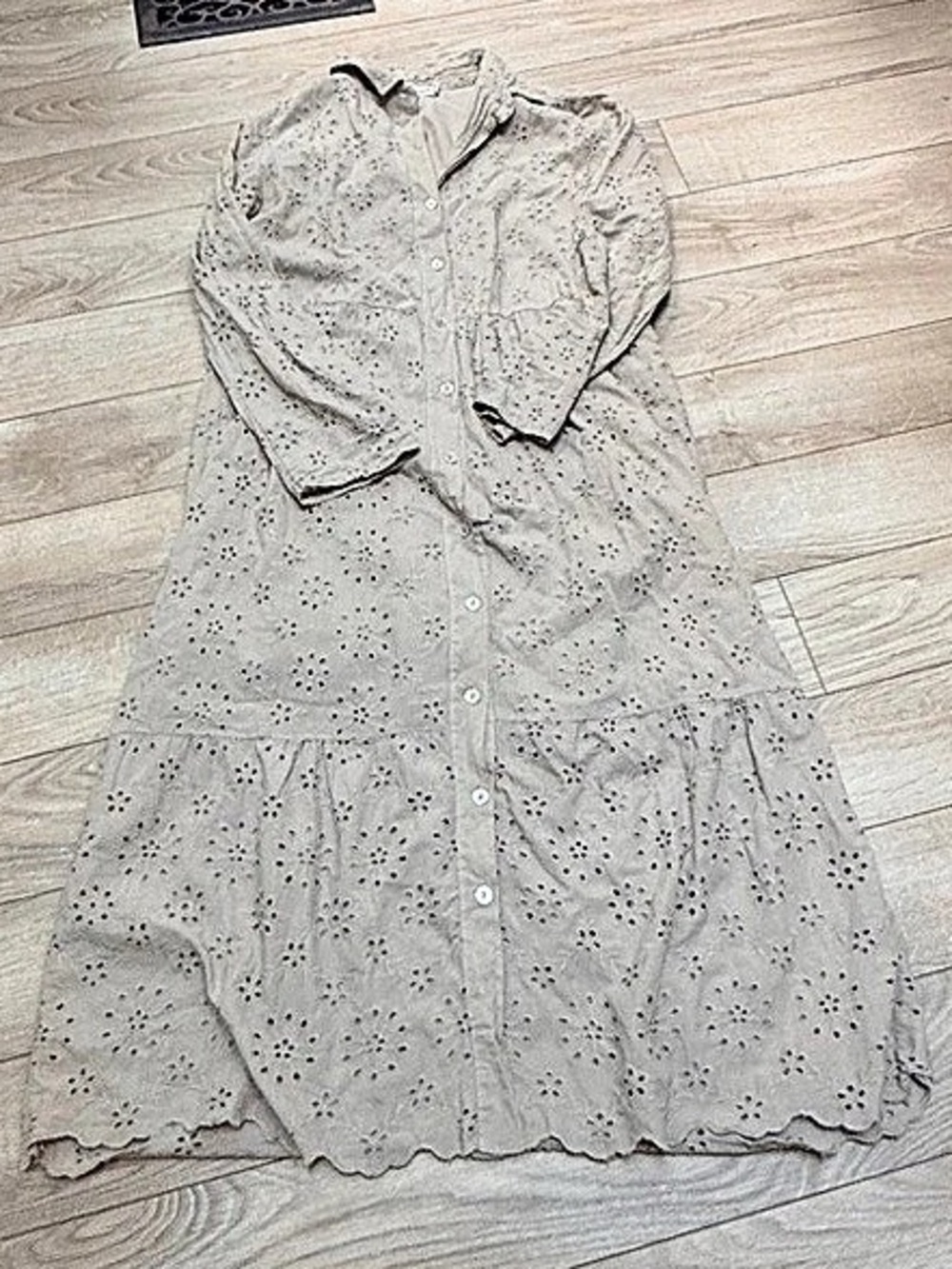 Laura Bianchi Eyelet Floral Midi Dress in Gray Size Small